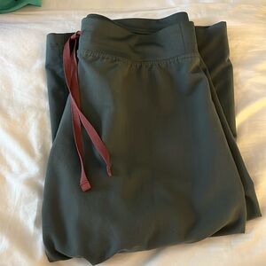 Fig’s Livingston scrub pants